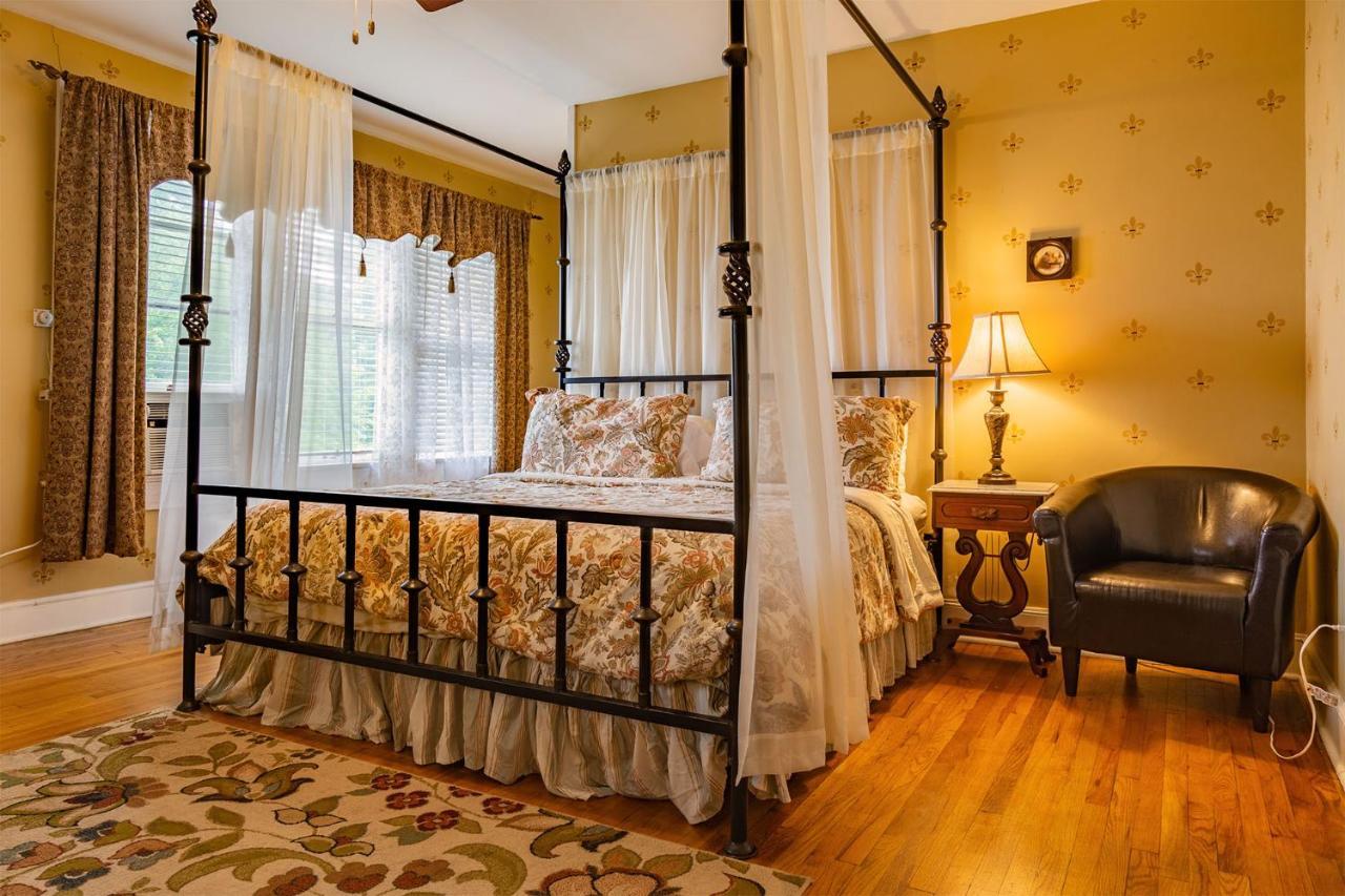 Echo Mountain Inn Хендерсонвилл Экстерьер фото